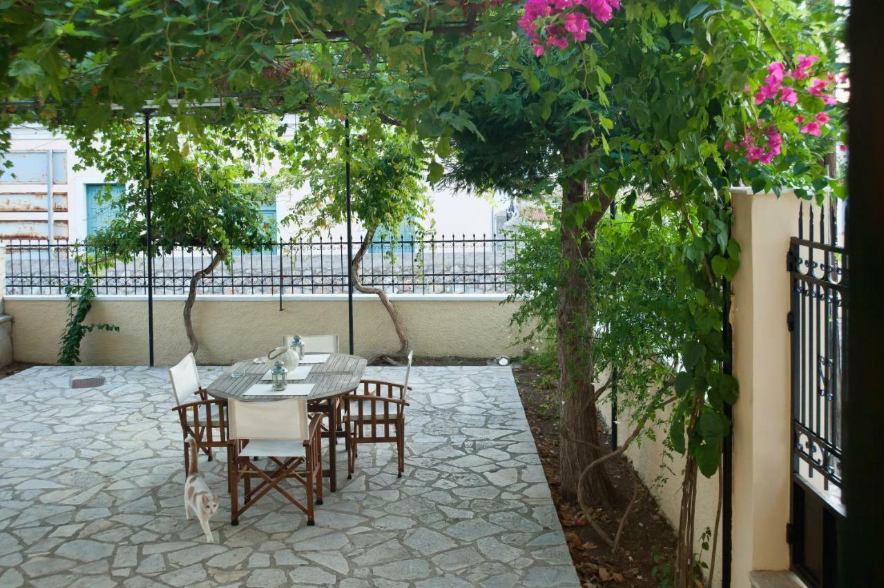Elia Apartments Chrisso デルポイ エクステリア 写真